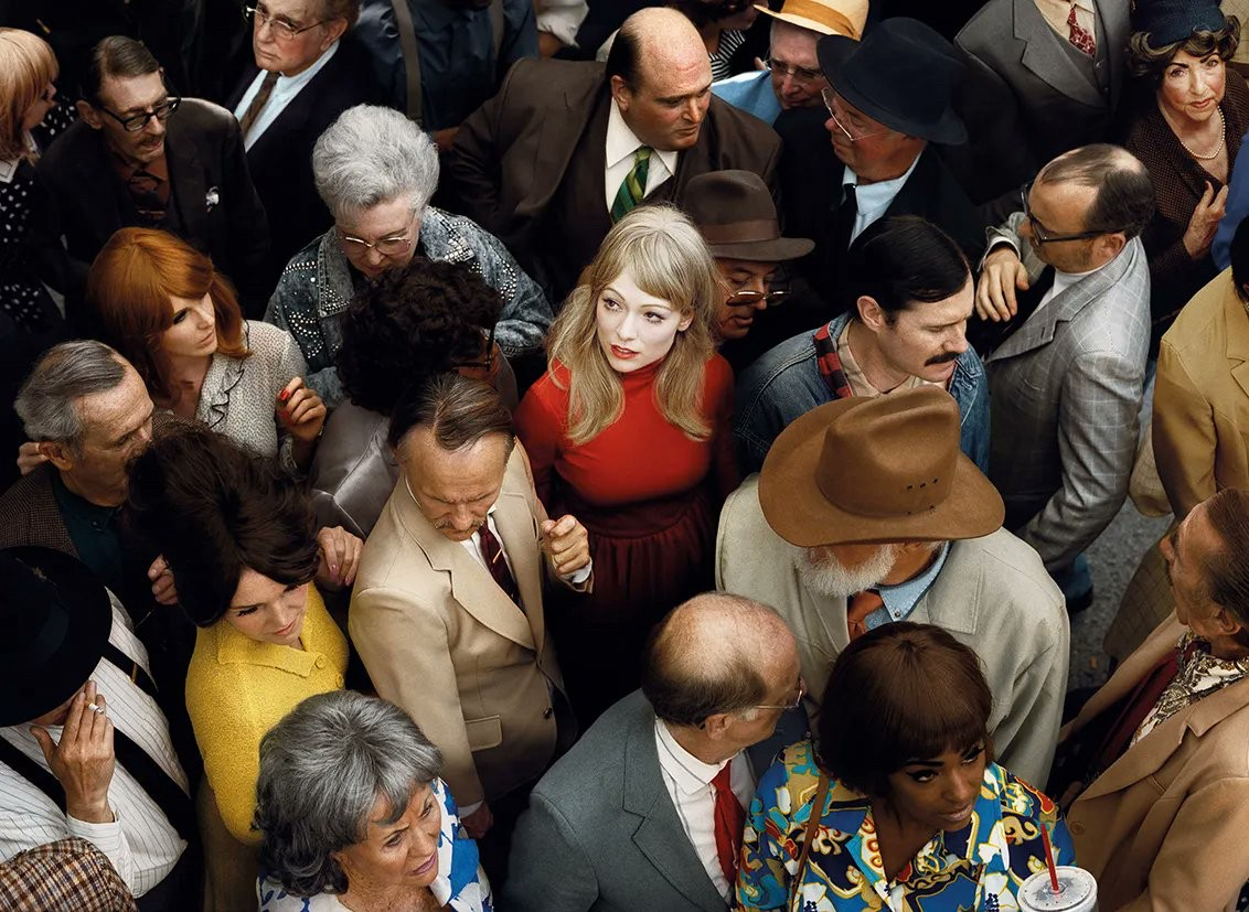 Foule n°2 (Emma) (2012), par Alex Prager